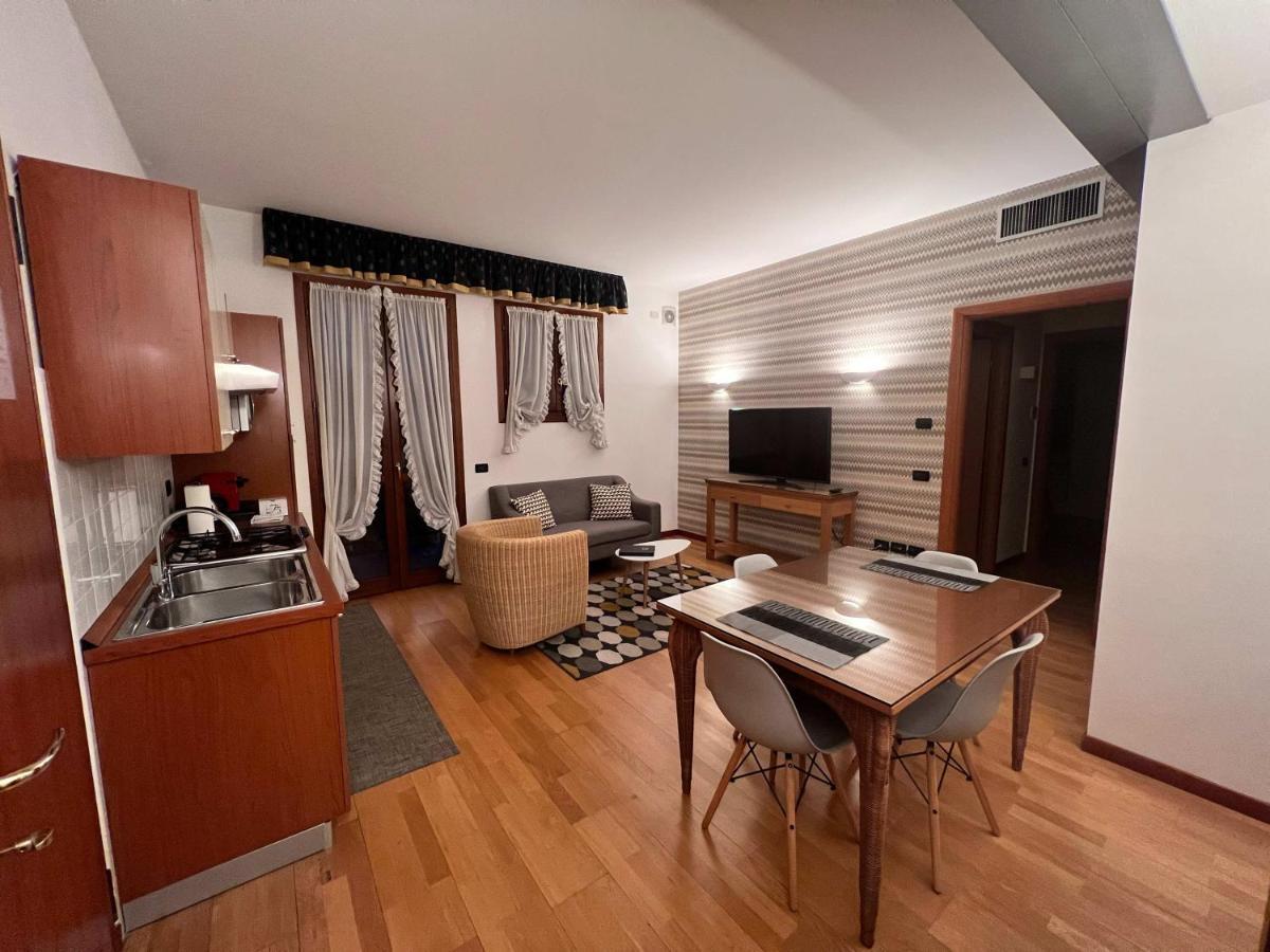 Palazzo Brando - Living Apartments Тревизо Экстерьер фото