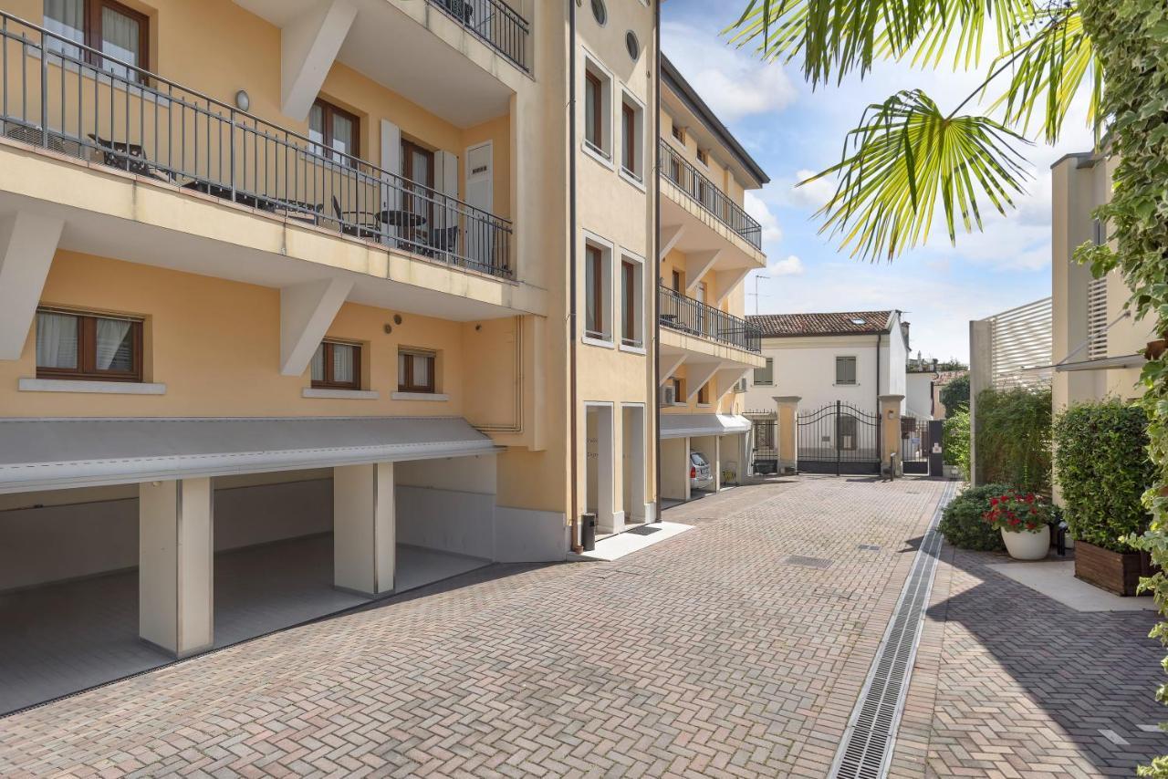 Palazzo Brando - Living Apartments Тревизо Экстерьер фото