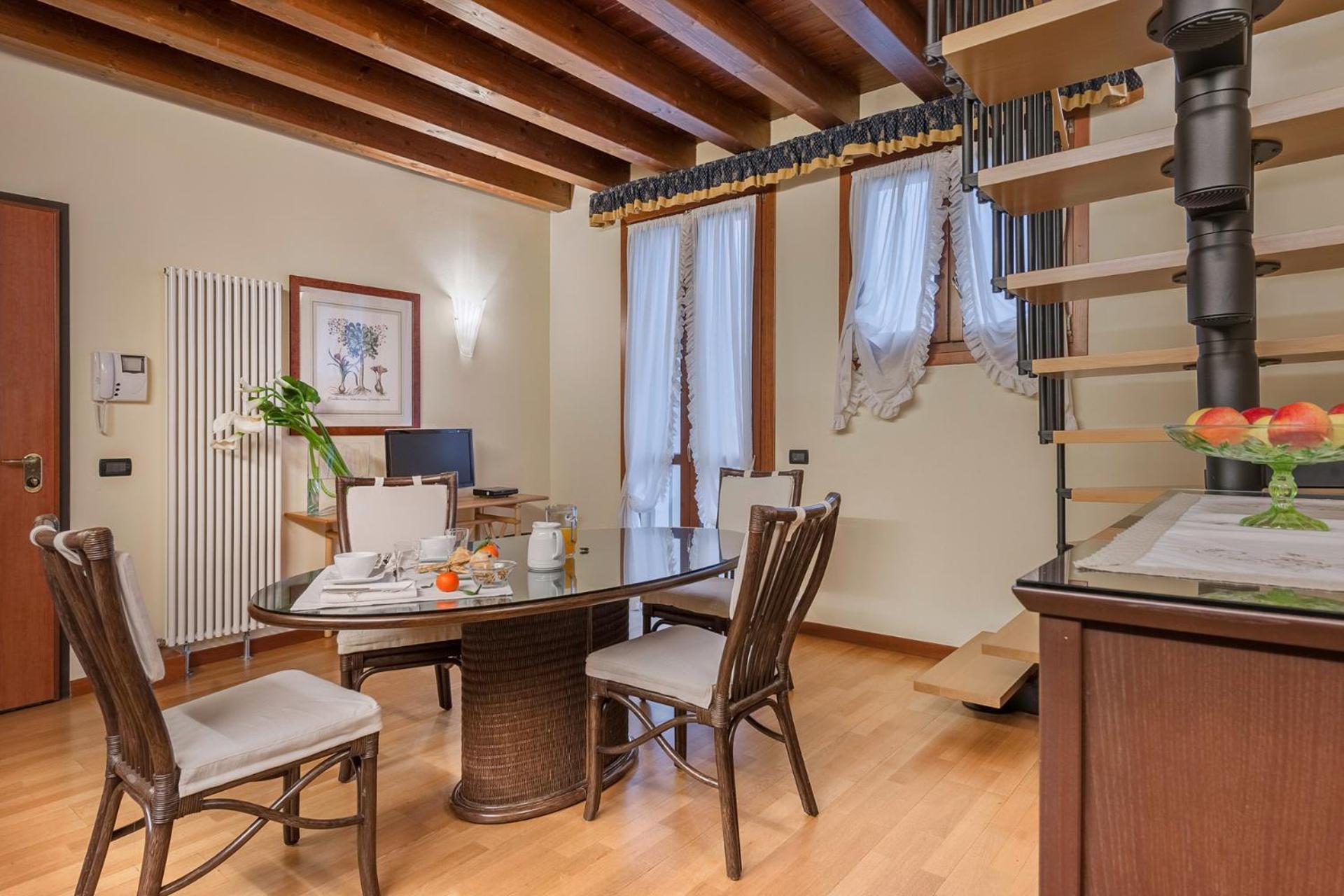 Palazzo Brando - Living Apartments Тревизо Экстерьер фото