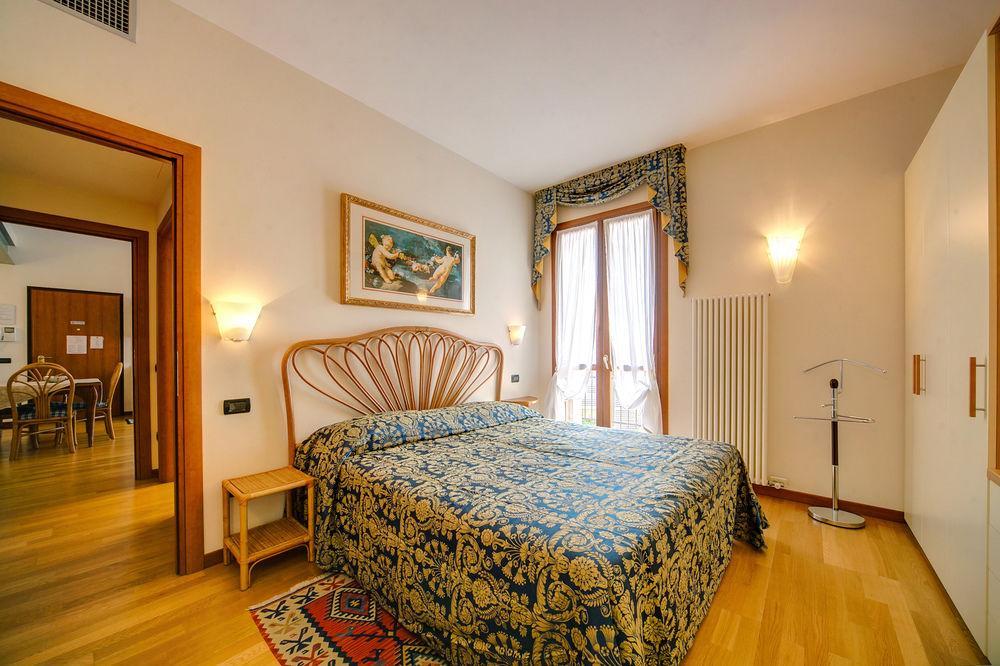 Palazzo Brando - Living Apartments Тревизо Экстерьер фото