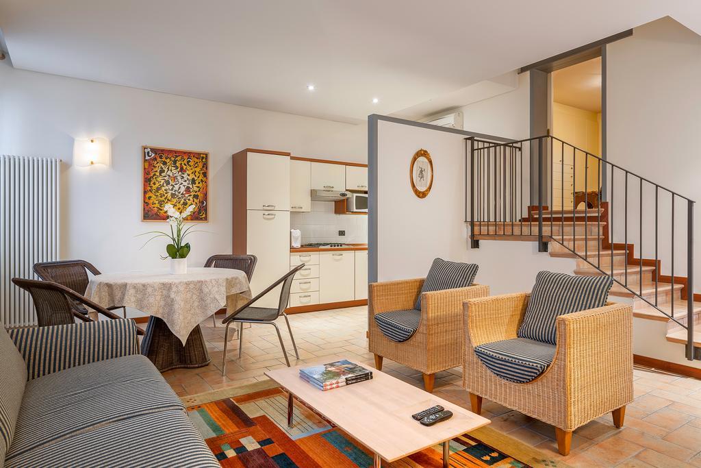 Palazzo Brando - Living Apartments Тревизо Номер фото