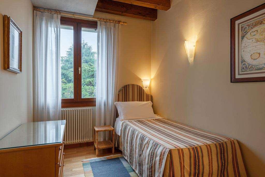 Palazzo Brando - Living Apartments Тревизо Номер фото