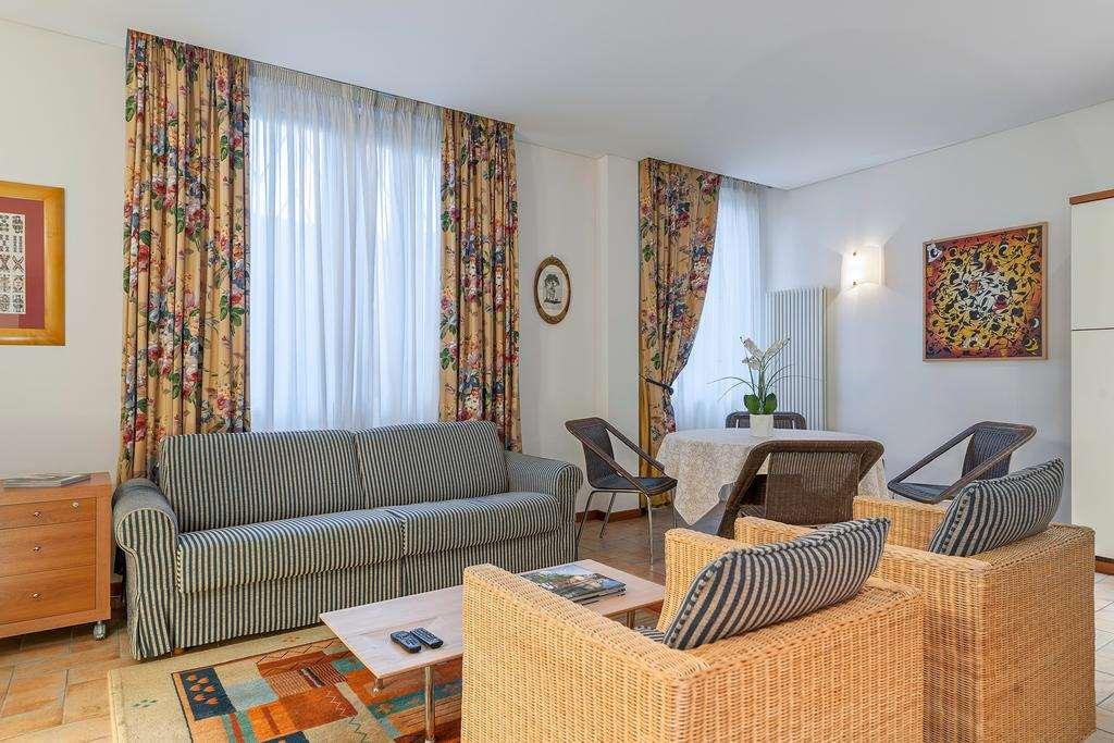 Palazzo Brando - Living Apartments Тревизо Номер фото