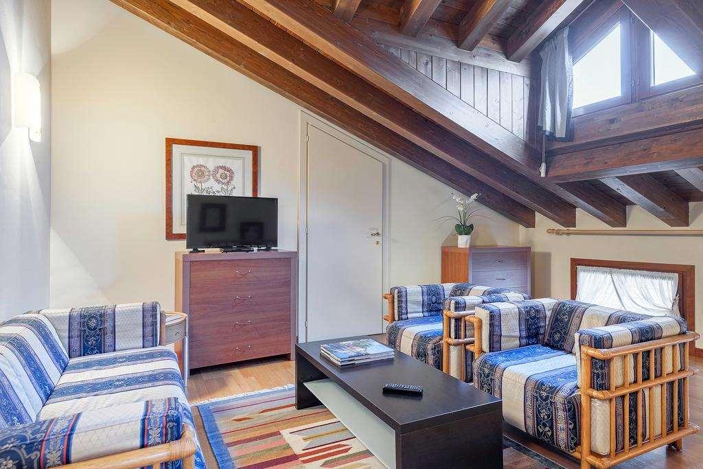 Palazzo Brando - Living Apartments Тревизо Номер фото
